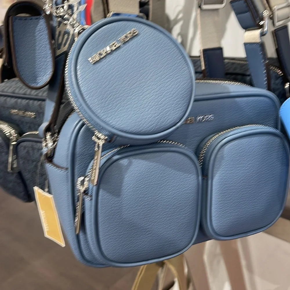 Michael Kors Jet Set Md Leather Crossbody Bag with Case for Apple Airpods Pro®